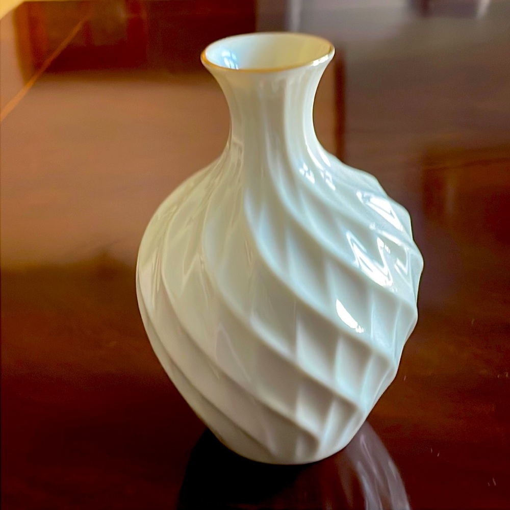 Lenox Richmond swirl bud vase